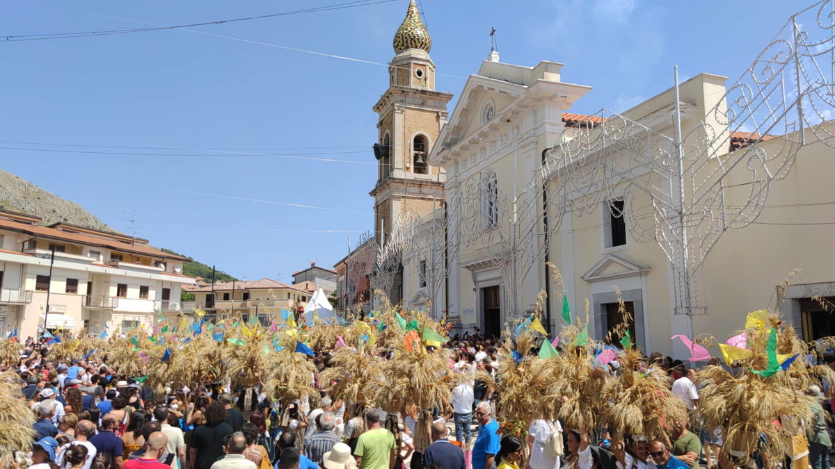 Foglianise Panorama di Foglianise con la Festa del Grano