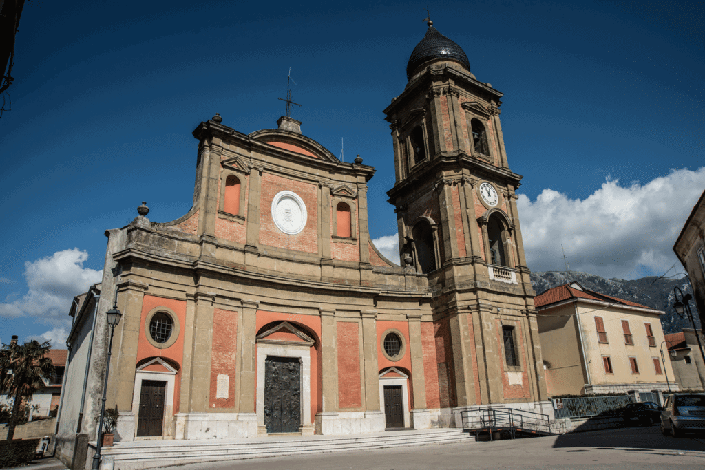 Moiano Panorama di Moiano con la Chiesa di San Sebastiano