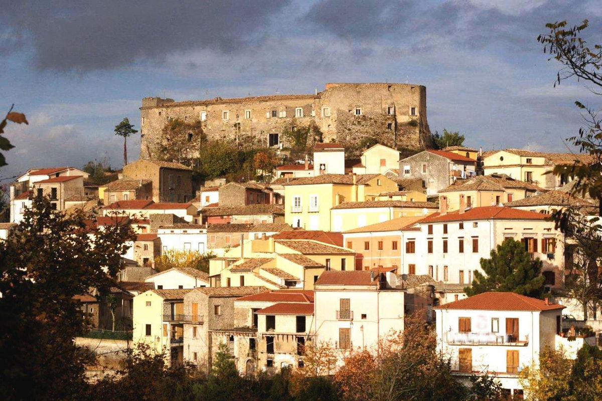 ceppaloni Panorama di Ceppaloni con il Castello Normanno